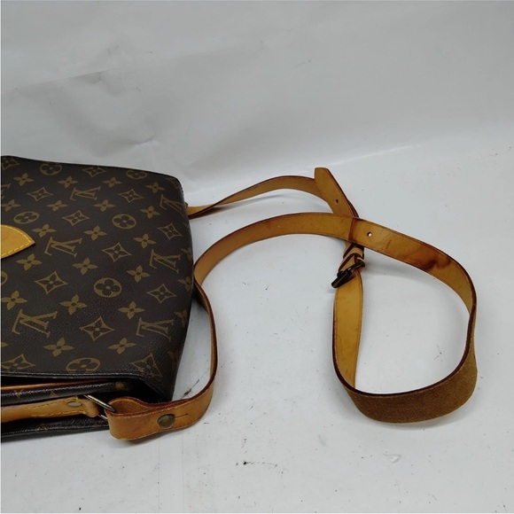 Louis Vuitton LV Shoulder Bag Cartouchiere GM Brown
Monogram 1946994 - Picture 4 of 9